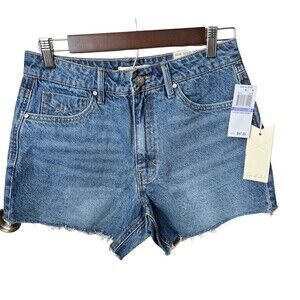 NWT Women’s Unpublished  Jessa-Boyish Denim Jean Short Size 26 #345